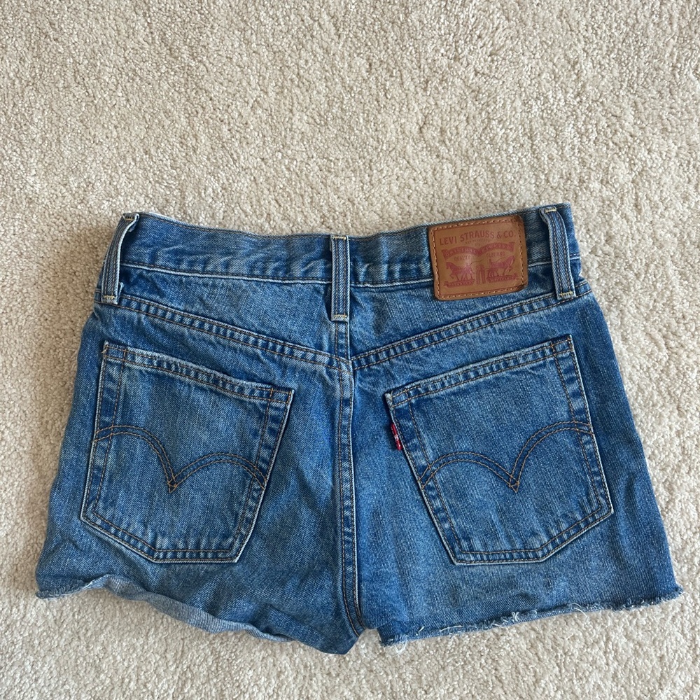 LEVIS JEAN SHORTS